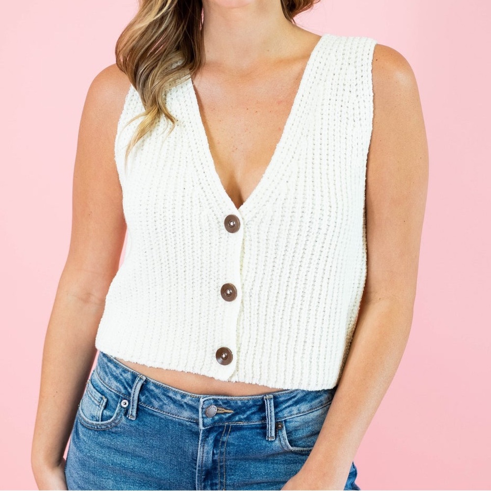 Forever 21 White Sleeveless Sweater Vest